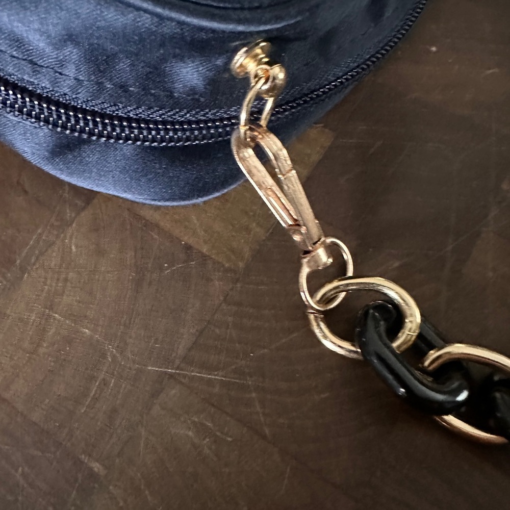 Prada crossbody navy blue excellent condition! - Picture 7 of 8